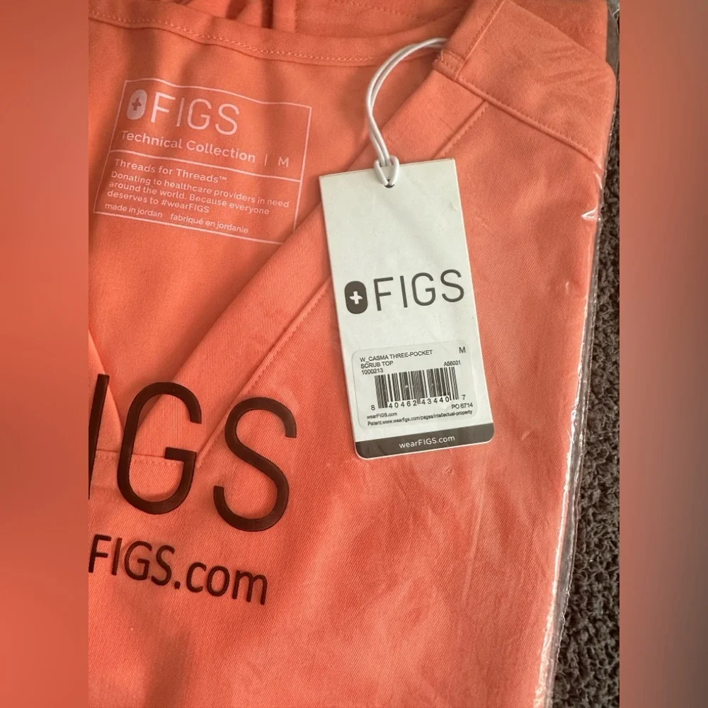 Brand New Figs Sunset Drift Color Scrub Set, Top M, bottom S - Picture 2 of 7